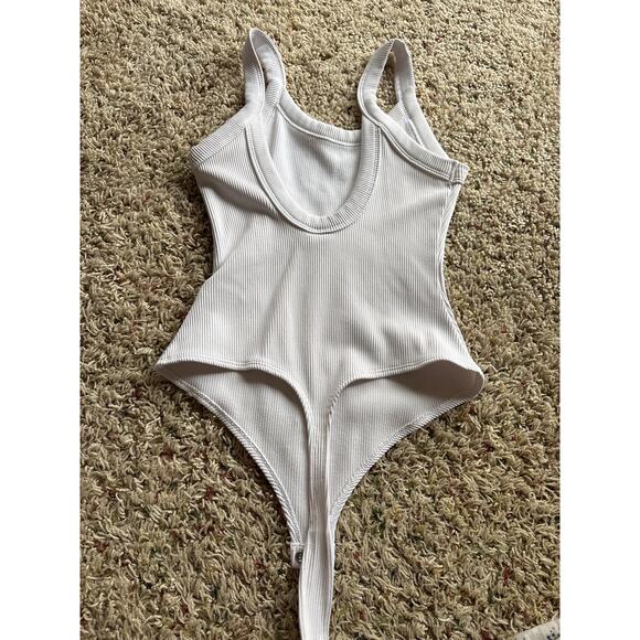 Wild Fable White Ribbed Thong Sleeveless Body Suit Women's Size M - Picture 2 of 3